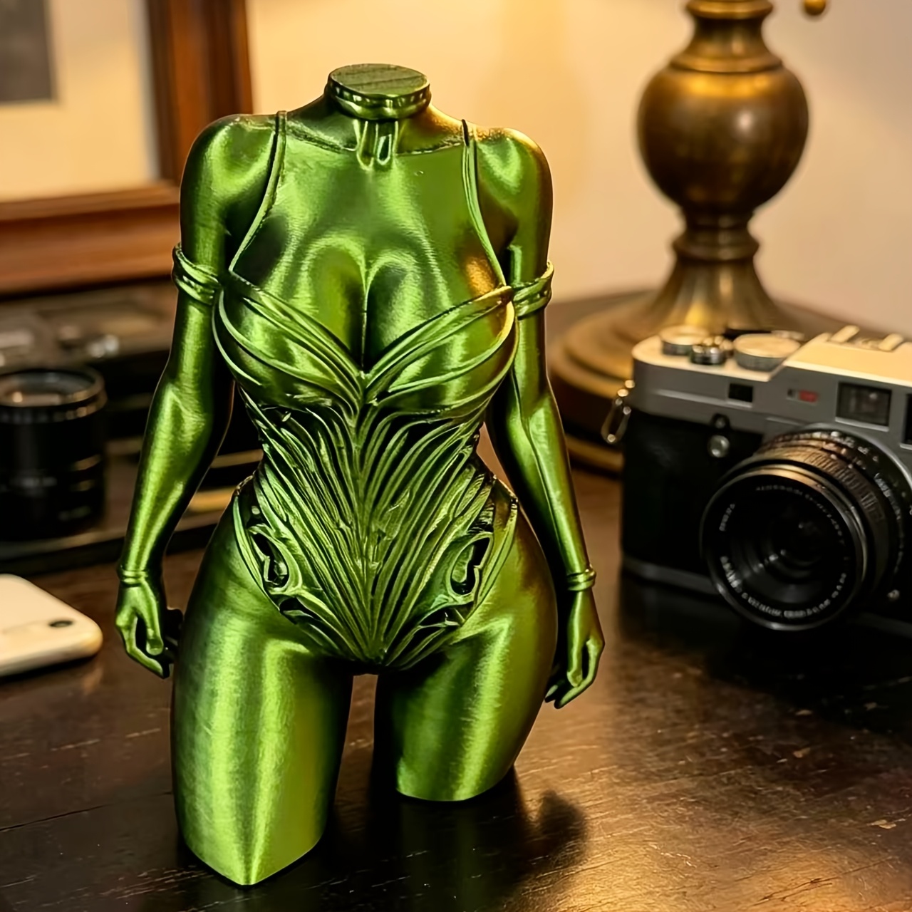 Cyberpunk Style Woman Torso Fi - огляд і ціна Office Furniture Hon